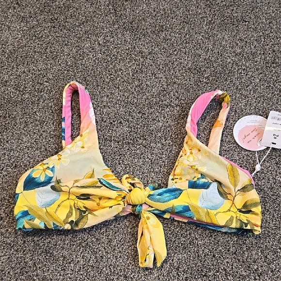NWY PQ Women Floral Bikini Top with Knot Detail Reversible Drew Knot M - Picture 1 of 7